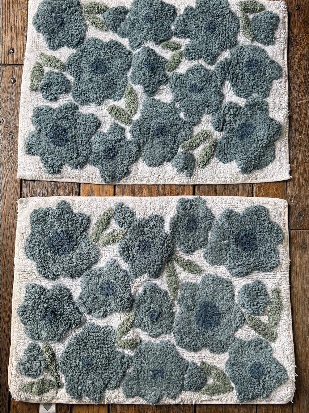 Plush Floral Bath Mat Set in Blue-Green on Cream